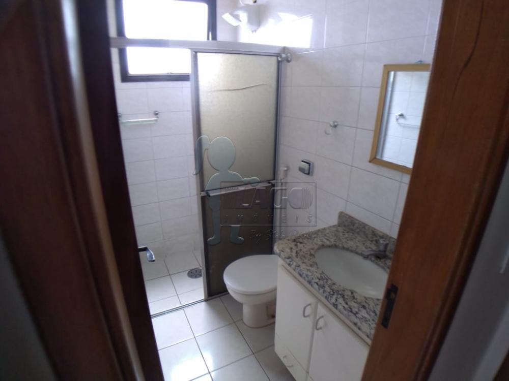 Alugar Apartamentos / Padrão em Ribeirão Preto R$ 900,00 - Foto 2