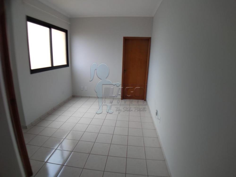 Alugar Apartamentos / Padrão em Ribeirão Preto R$ 900,00 - Foto 1