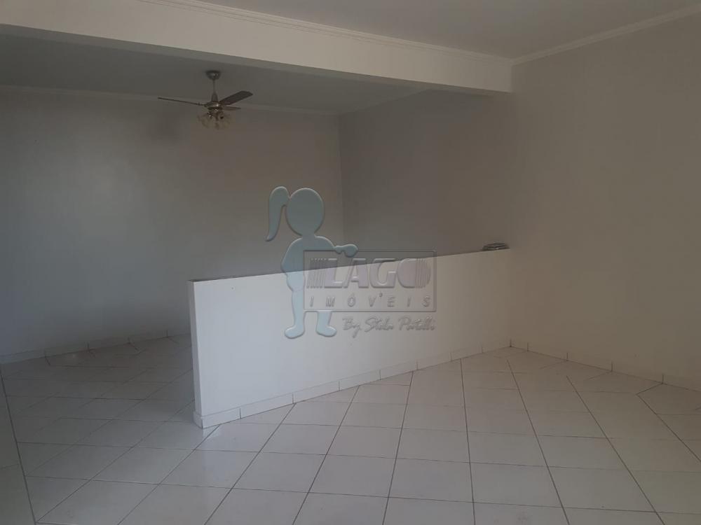 Alugar Casas / Padrão em Ribeirão Preto R$ 1.700,00 - Foto 1