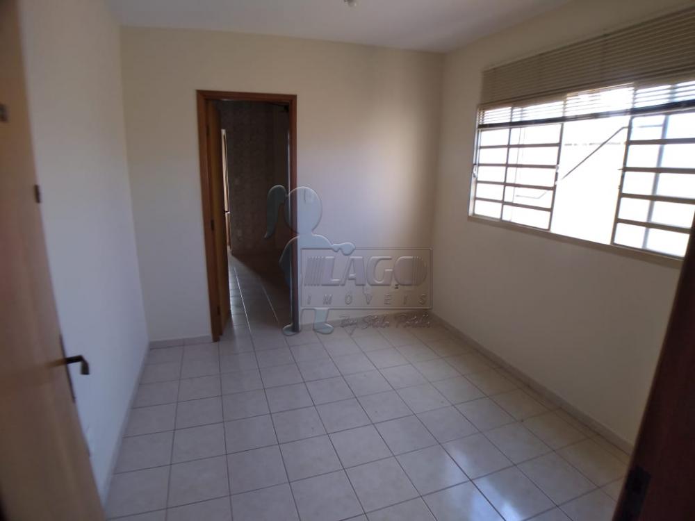 Alugar Apartamentos / Padrão em Ribeirão Preto R$ 850,00 - Foto 1