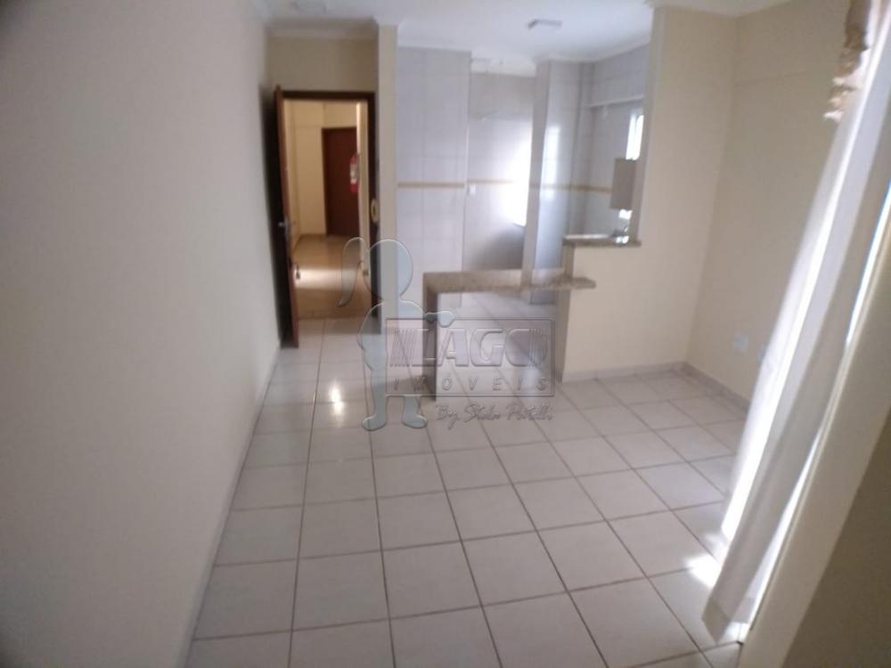 Alugar Apartamentos / Padrão em Ribeirão Preto R$ 900,00 - Foto 2