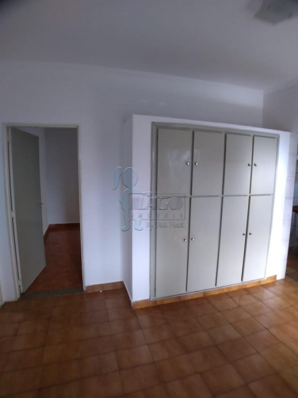 Alugar Casas / Padrão em Ribeirão Preto R$ 750,00 - Foto 4