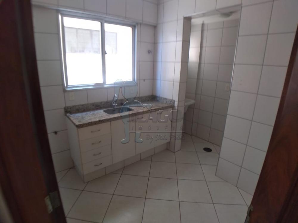 Alugar Apartamentos / Padrão em Ribeirão Preto R$ 850,00 - Foto 2