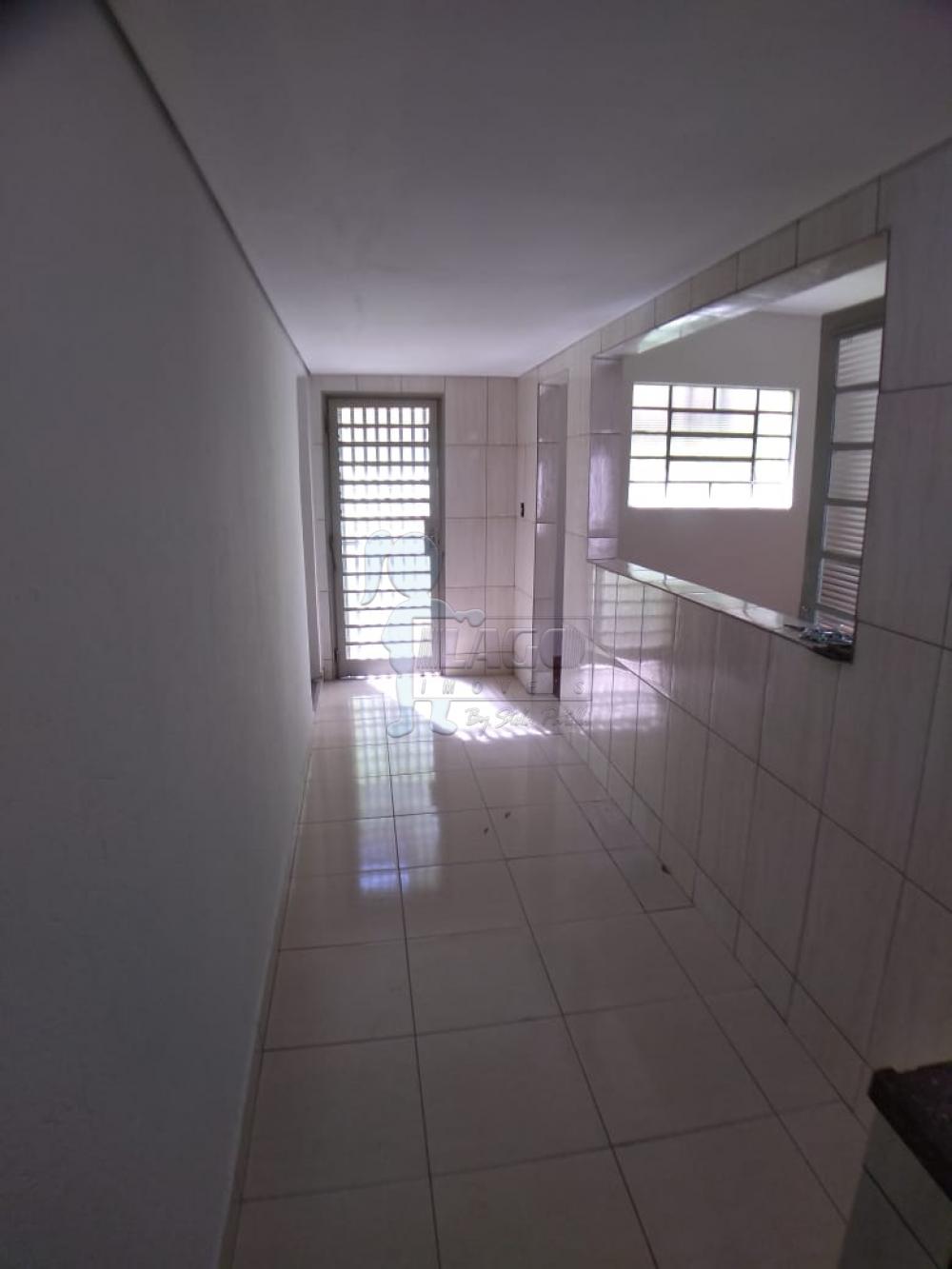 Alugar Casas / Padrão em Ribeirão Preto R$ 1.000,00 - Foto 5