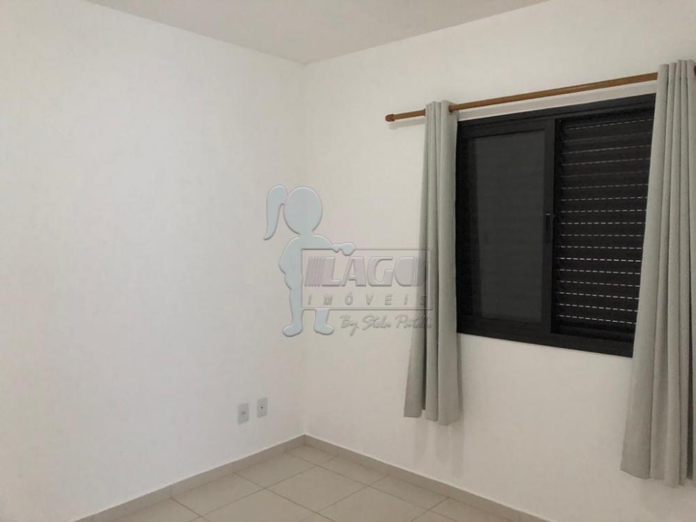 Alugar Apartamentos / Padrão em Ribeirão Preto R$ 900,00 - Foto 2