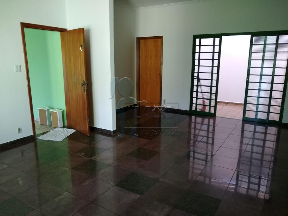 Alugar Casas / Padrão em Ribeirão Preto R$ 1.900,00 - Foto 3