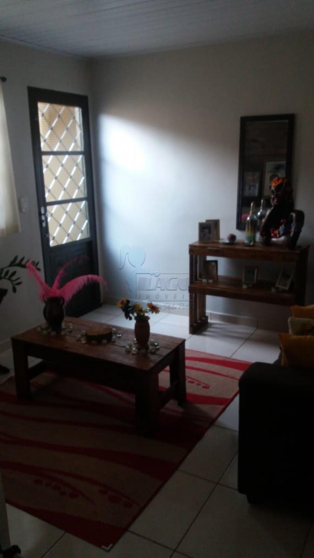 Alugar Casas / Padrão em Ribeirão Preto R$ 900,00 - Foto 4