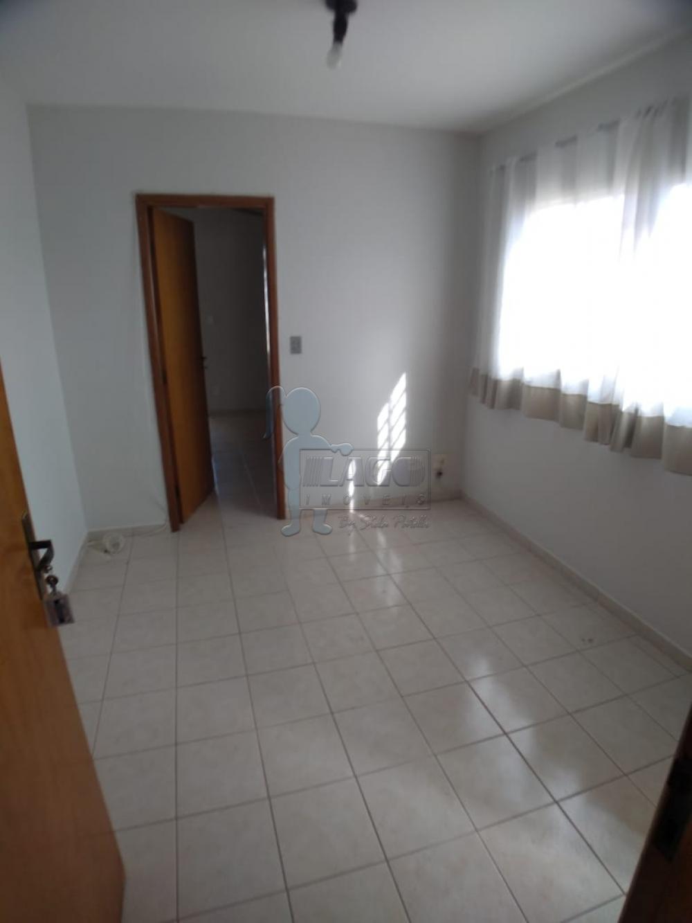 Alugar Apartamentos / Padrão em Ribeirão Preto R$ 750,00 - Foto 1