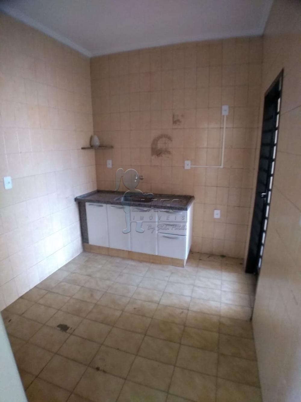 Alugar Casas / Padrão em Ribeirão Preto R$ 700,00 - Foto 2