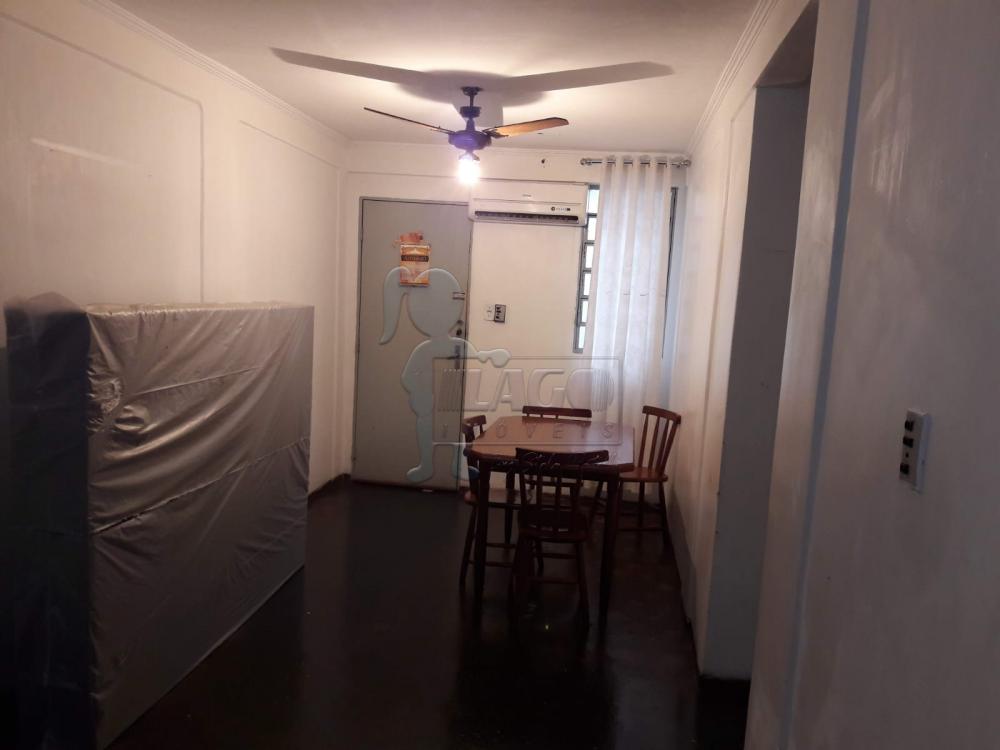 Alugar Apartamentos / Padrão em Ribeirão Preto R$ 720,00 - Foto 2