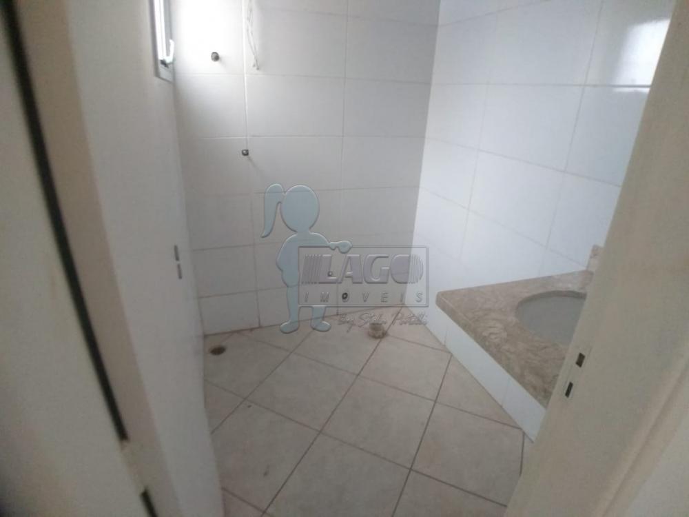 Alugar Apartamentos / Padrão em Ribeirão Preto R$ 1.300,00 - Foto 3