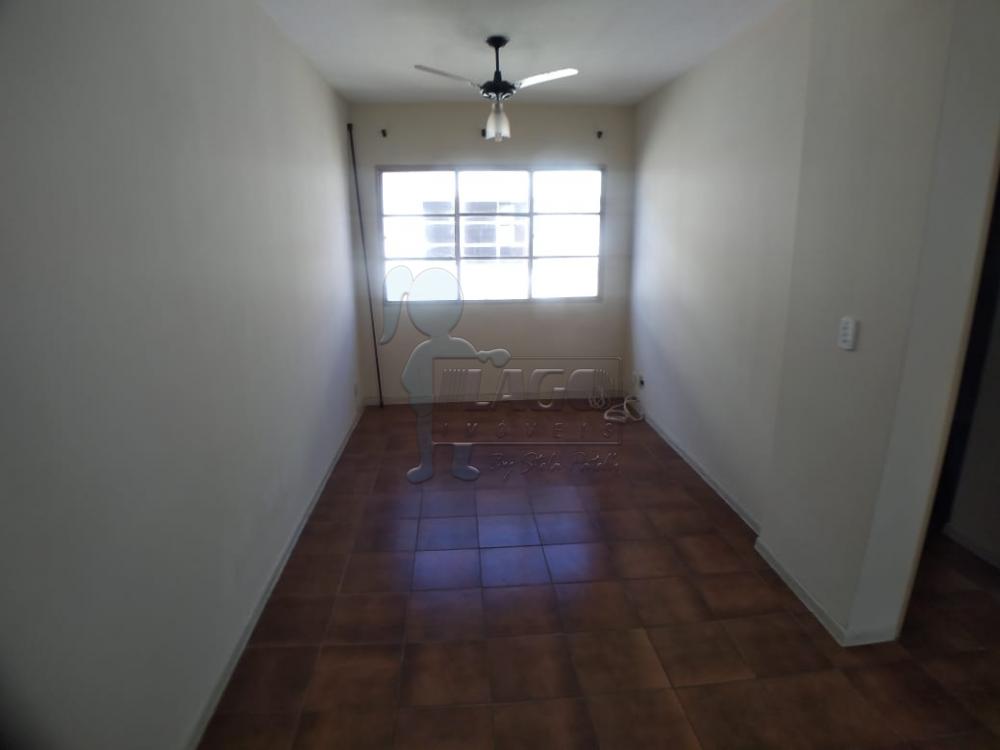 Alugar Apartamentos / Padrão em Ribeirão Preto R$ 700,00 - Foto 1