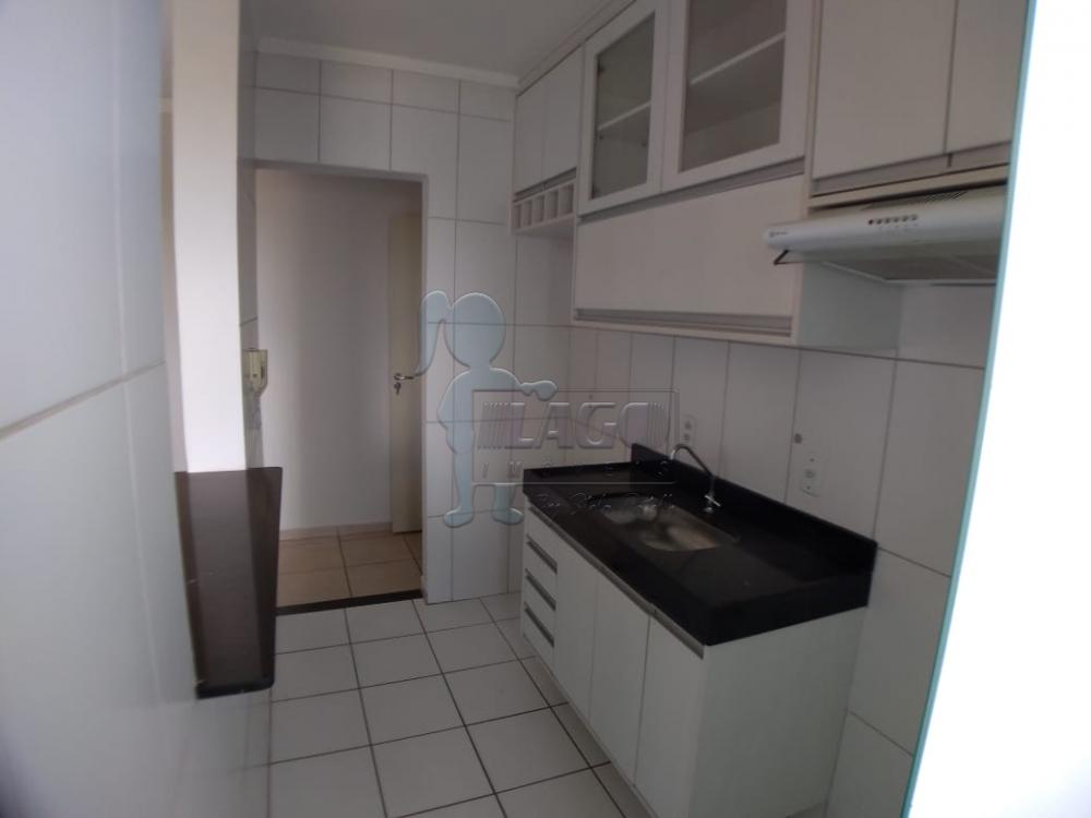 Alugar Apartamentos / Padrão em Ribeirão Preto R$ 700,00 - Foto 3