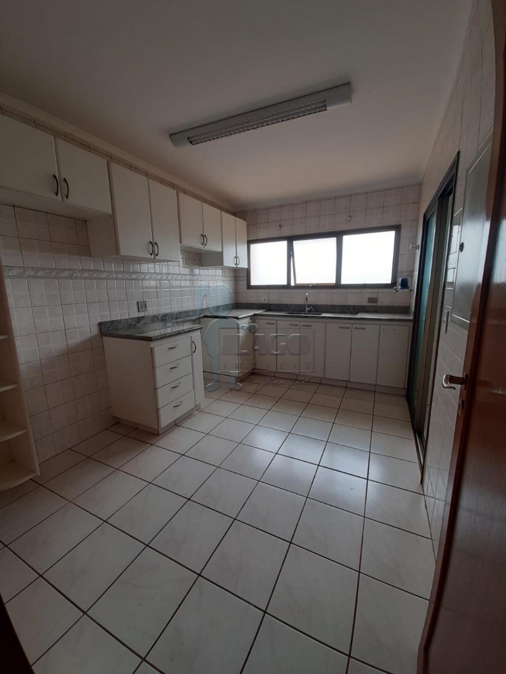 Alugar Apartamentos / Padrão em Ribeirão Preto R$ 2.000,00 - Foto 2