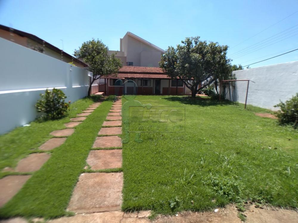 Alugar Casas / Padrão em Ribeirão Preto R$ 2.400,00 - Foto 3