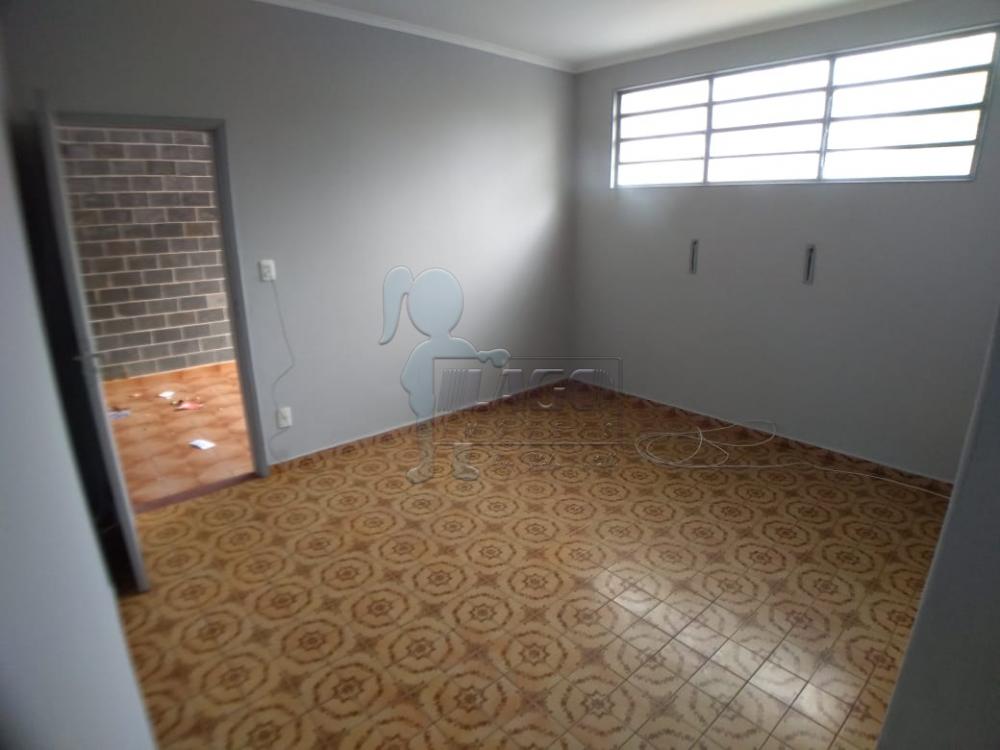 Alugar Casas / Padrão em Ribeirão Preto R$ 950,00 - Foto 3