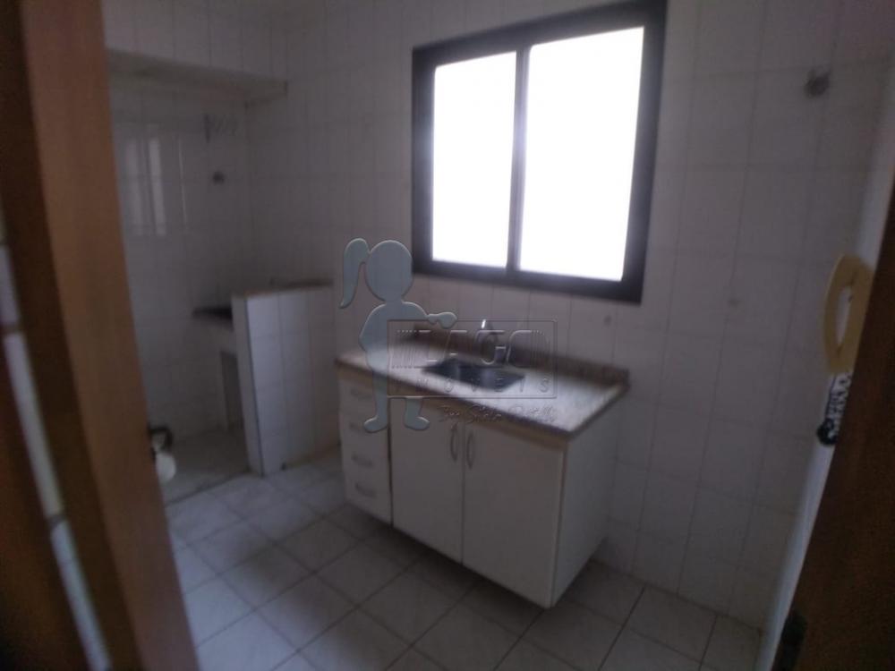 Alugar Apartamentos / Padrão em Ribeirão Preto R$ 900,00 - Foto 3