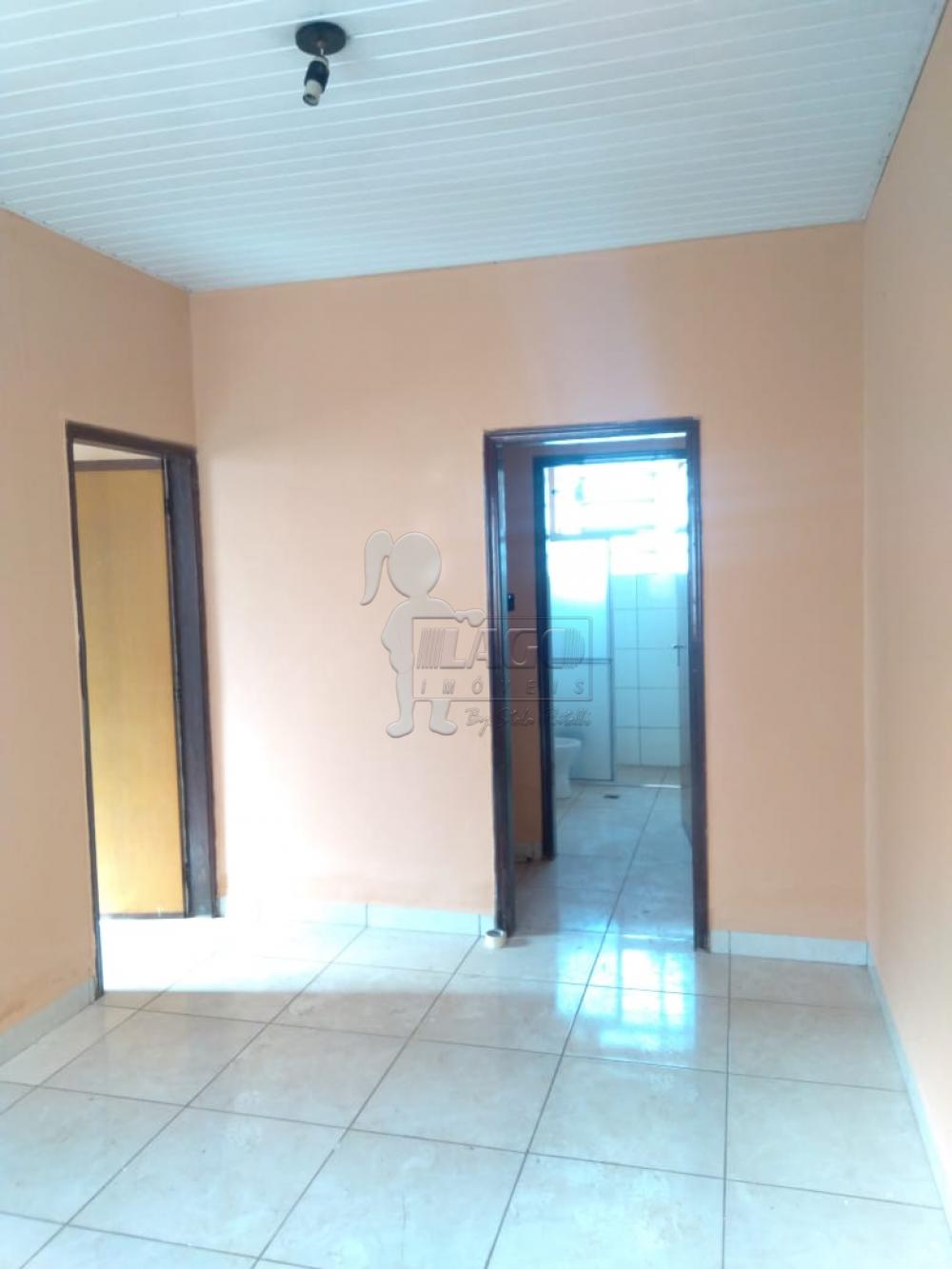 Alugar Casas / Padrão em Ribeirão Preto R$ 550,00 - Foto 1