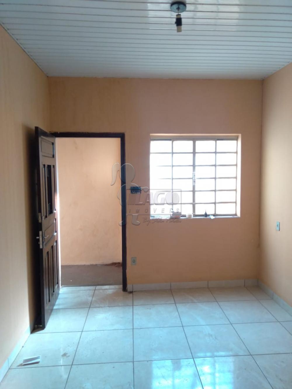 Alugar Casas / Padrão em Ribeirão Preto R$ 550,00 - Foto 4