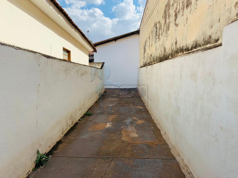 Alugar Casas / Padrão em Ribeirão Preto R$ 750,00 - Foto 1