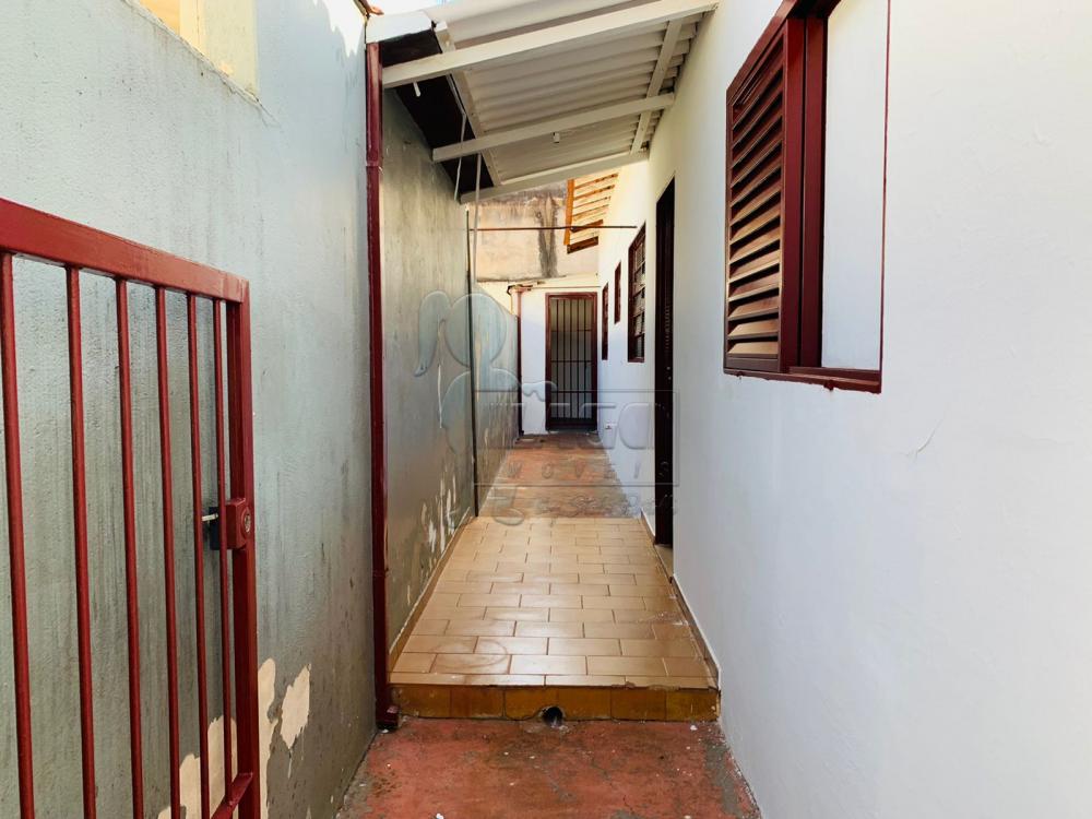 Alugar Casas / Padrão em Ribeirão Preto R$ 750,00 - Foto 3