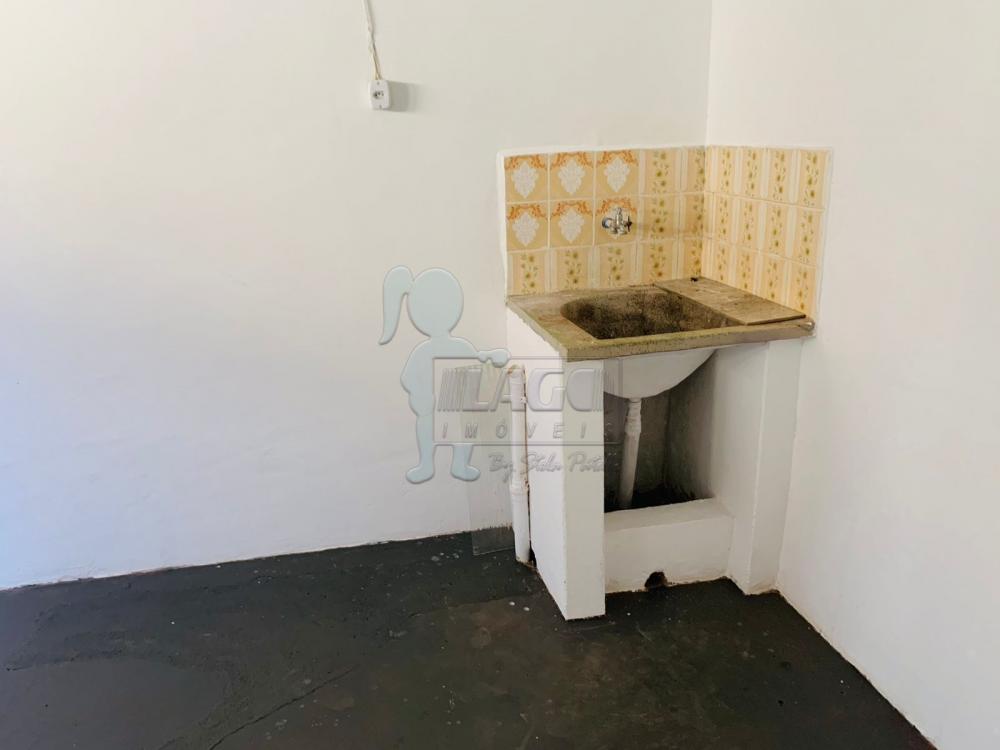 Alugar Casas / Padrão em Ribeirão Preto R$ 750,00 - Foto 15