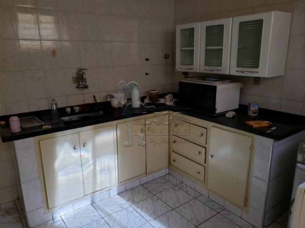 Alugar Casas / Padrão em Ribeirão Preto R$ 2.800,00 - Foto 4