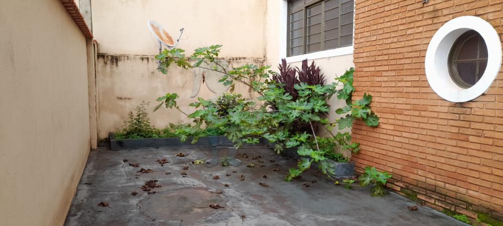 Alugar Casas / Padrão em Ribeirão Preto R$ 1.500,00 - Foto 2