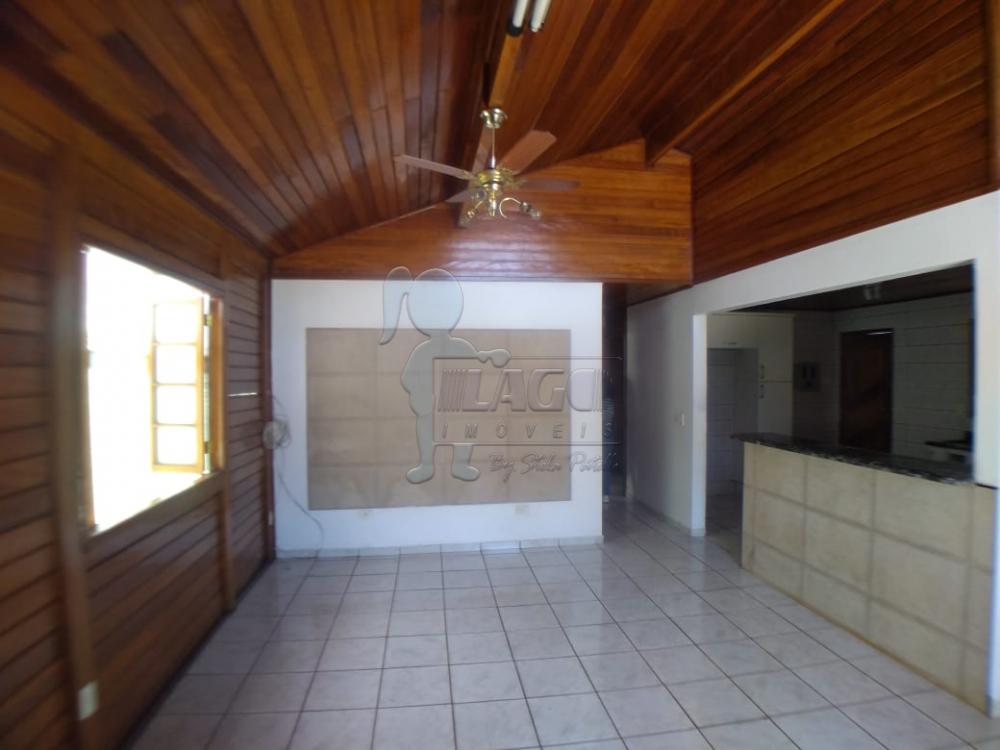 Alugar Casas / Padrão em Ribeirão Preto R$ 2.200,00 - Foto 2