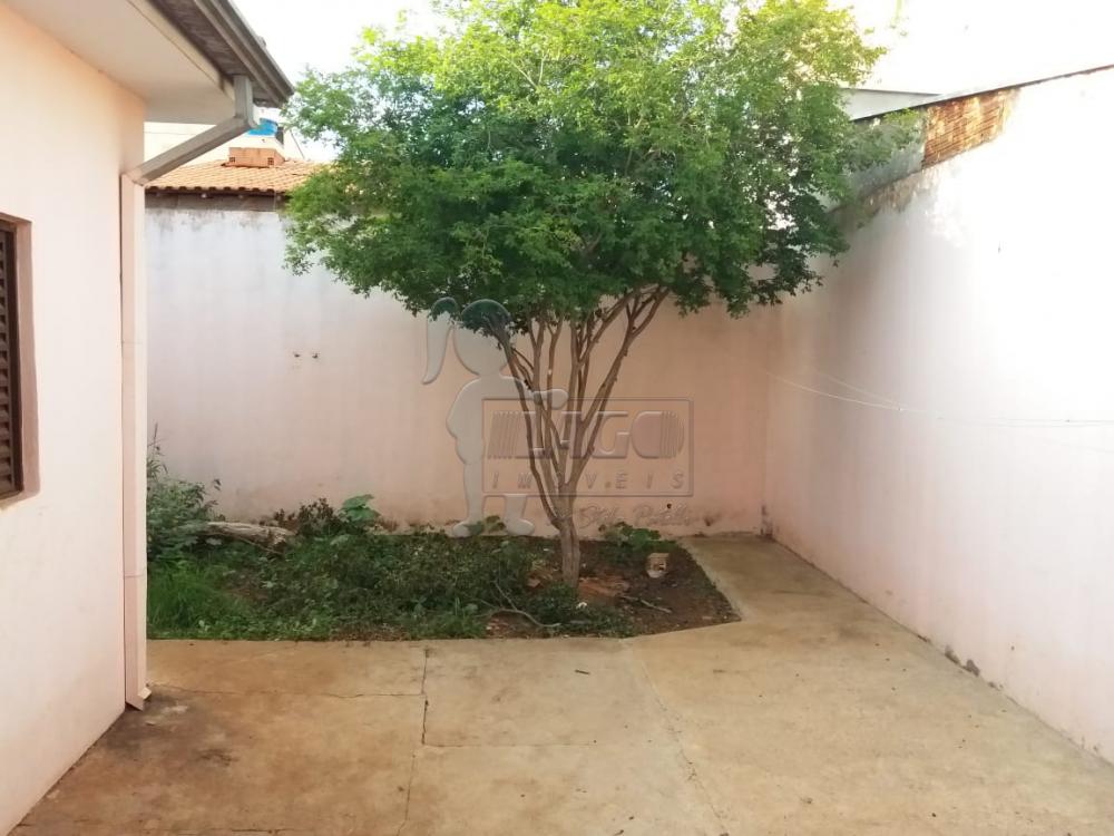 Alugar Casas / Padrão em Ribeirão Preto R$ 900,00 - Foto 9