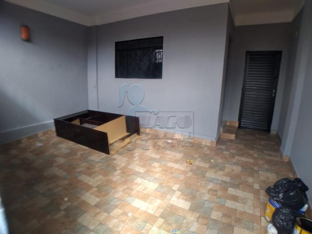 Alugar Casa / Padrão em Ribeirão Preto R$ 1.200,00 - Foto 2