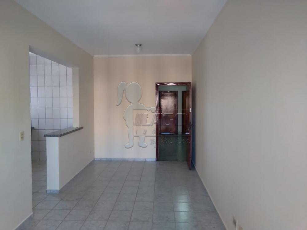 Alugar Apartamentos / Padrão em Ribeirão Preto R$ 900,00 - Foto 1