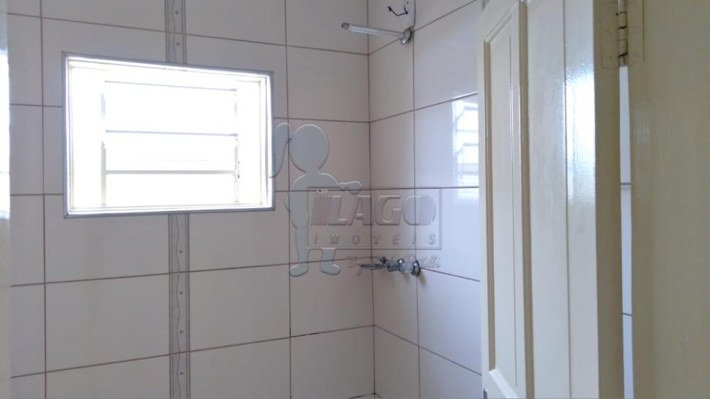 Alugar Casa / Padrão em Ribeirão Preto R$ 950,00 - Foto 11
