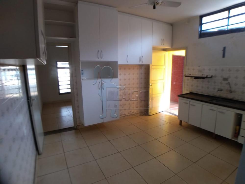 Alugar Casas / Padrão em Ribeirão Preto R$ 1.200,00 - Foto 4