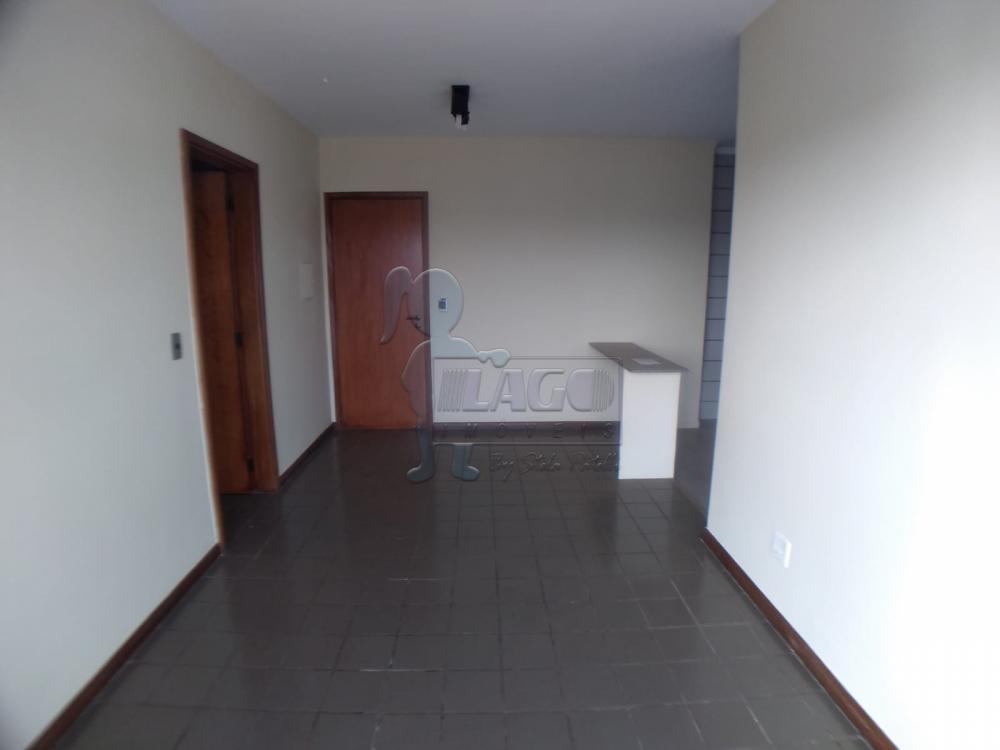 Alugar Apartamentos / Padrão em Ribeirão Preto R$ 700,00 - Foto 1