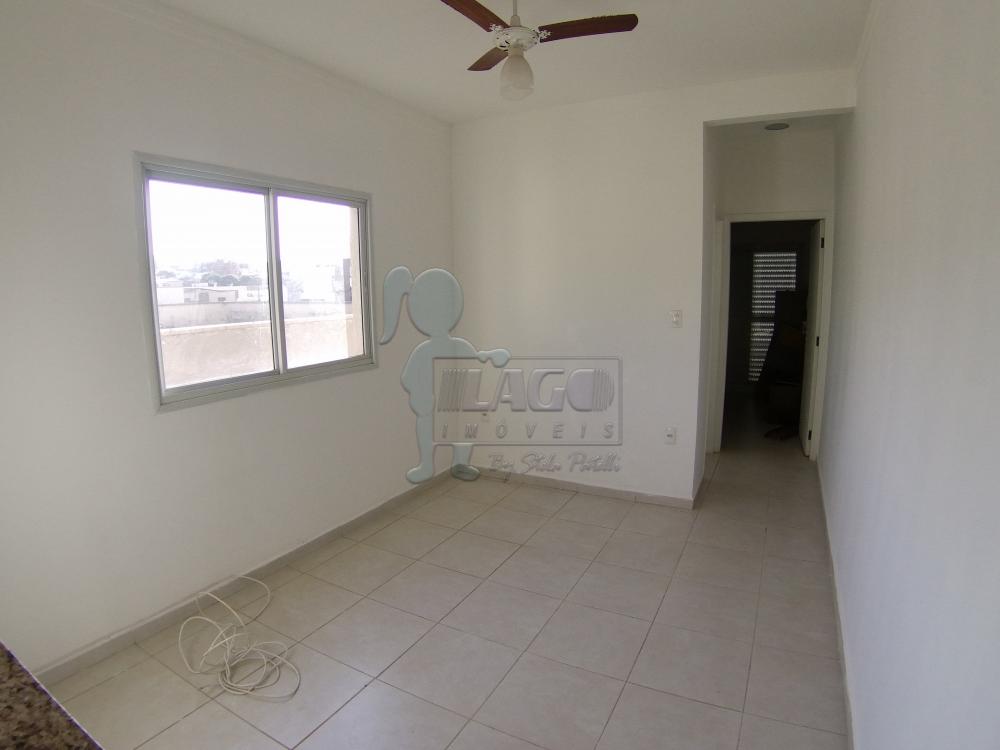 Alugar Apartamentos / Padrão em Ribeirão Preto R$ 800,00 - Foto 1