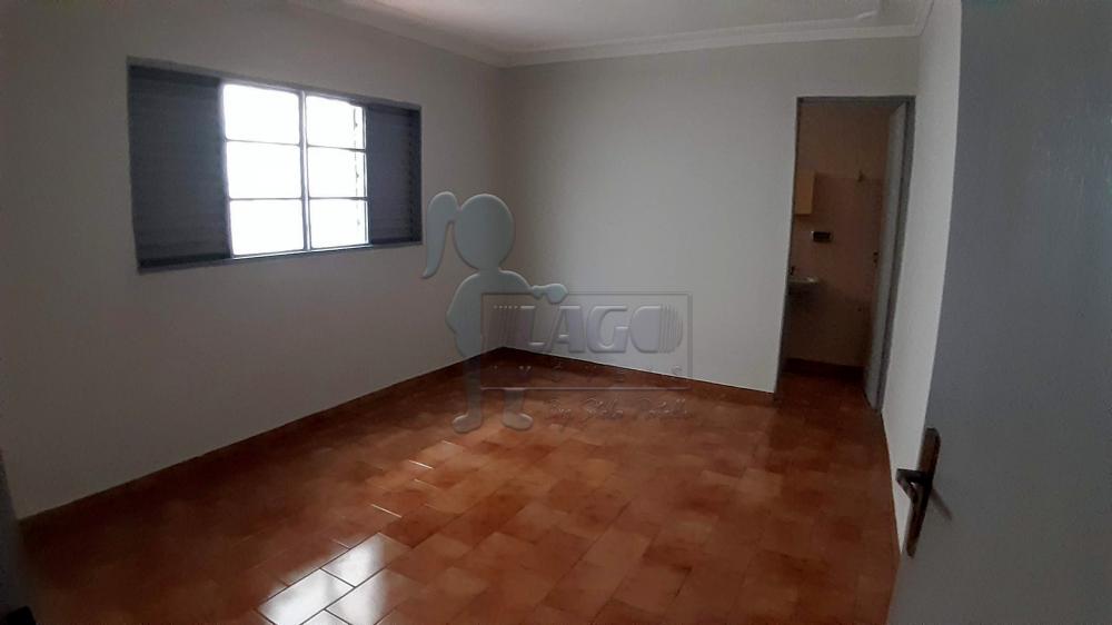 Alugar Casas / Padrão em Ribeirão Preto R$ 1.100,00 - Foto 3