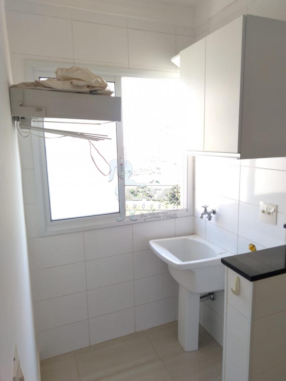 Alugar Apartamentos / Padrão em Ribeirão Preto R$ 1.300,00 - Foto 4