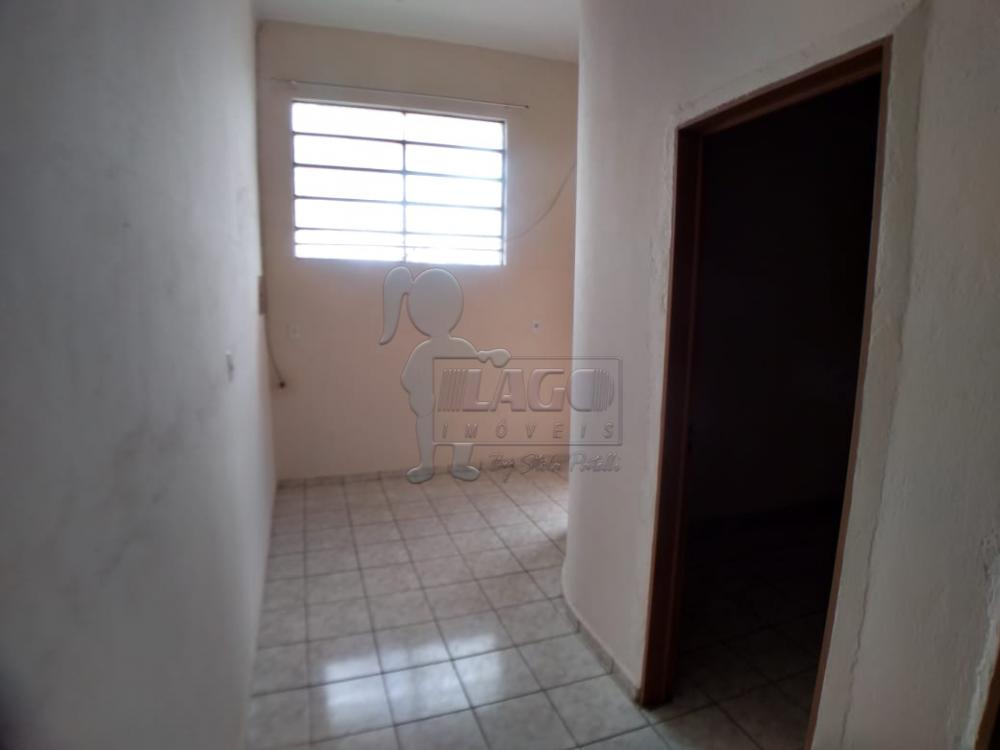Alugar Casas / Padrão em Ribeirão Preto R$ 550,00 - Foto 4