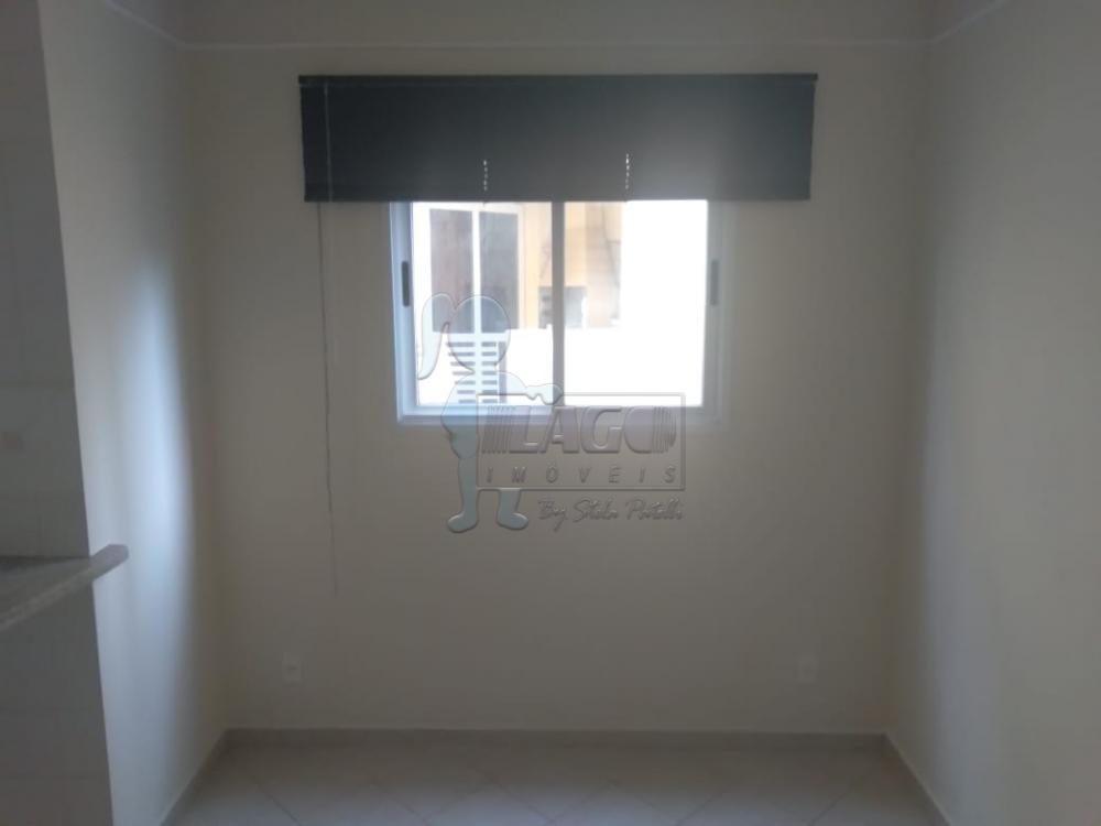 Alugar Apartamentos / Padrão em Ribeirão Preto R$ 700,00 - Foto 3