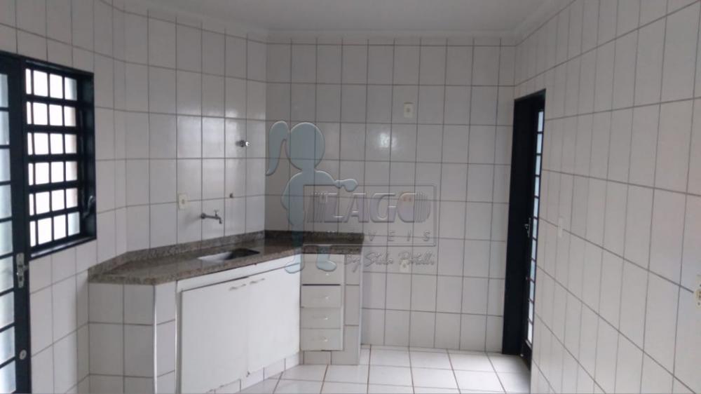 Alugar Apartamentos / Padrão em Ribeirão Preto R$ 1.100,00 - Foto 4