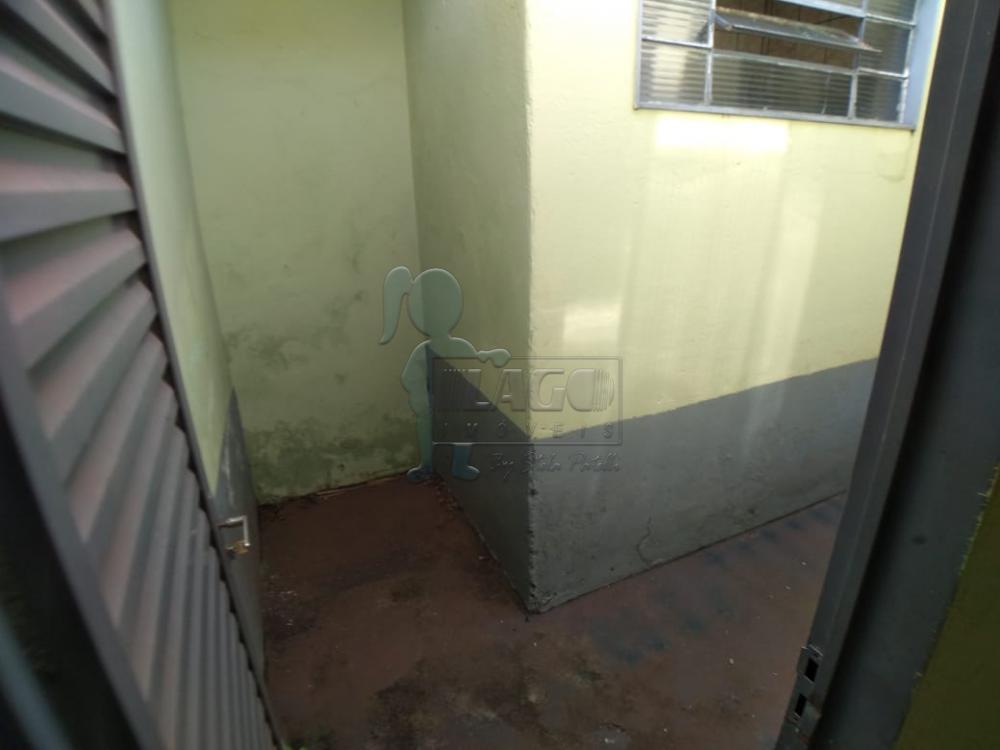 Alugar Casas / Padrão em Ribeirão Preto R$ 650,00 - Foto 9