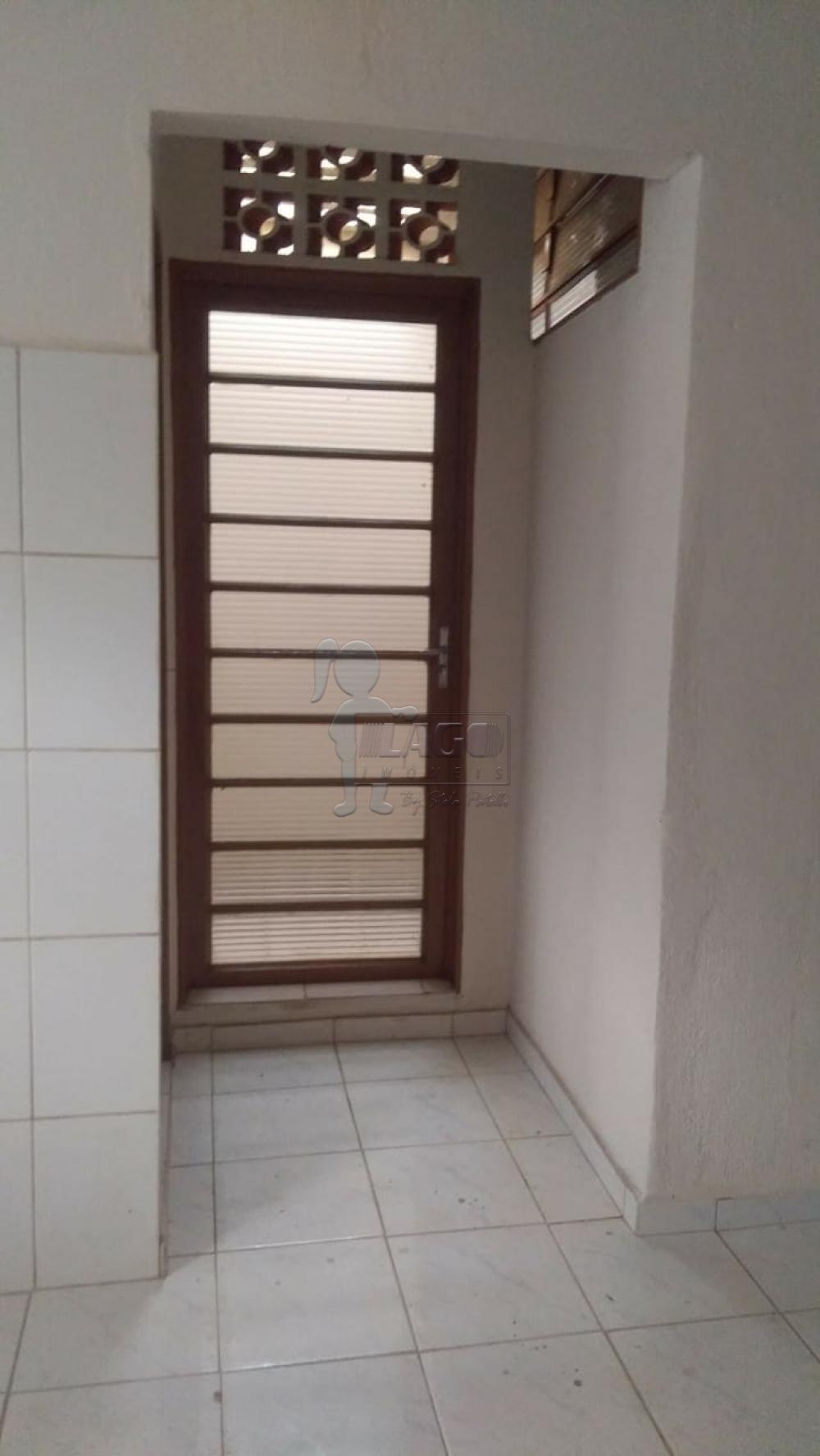 Alugar Casas / Padrão em Ribeirão Preto R$ 900,00 - Foto 11