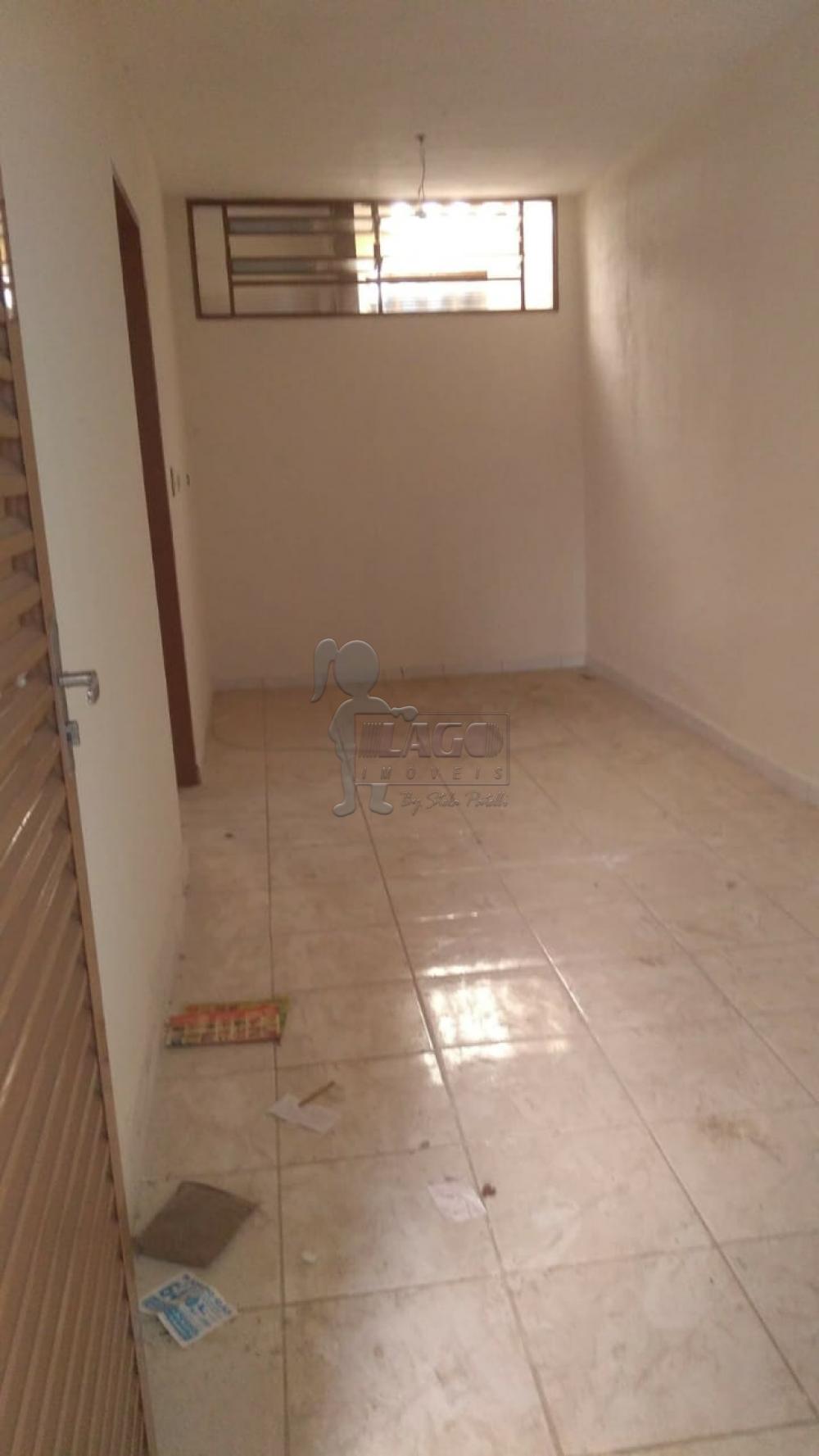 Alugar Casas / Padrão em Ribeirão Preto R$ 900,00 - Foto 4