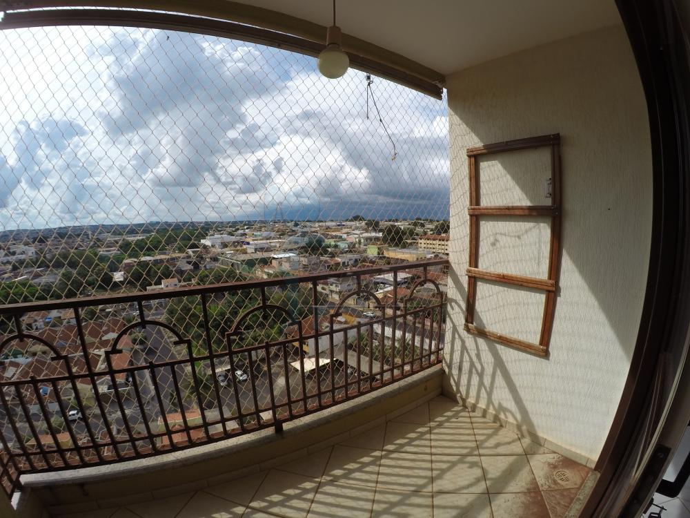 Alugar Apartamentos / Padrão em Ribeirão Preto R$ 1.000,00 - Foto 3