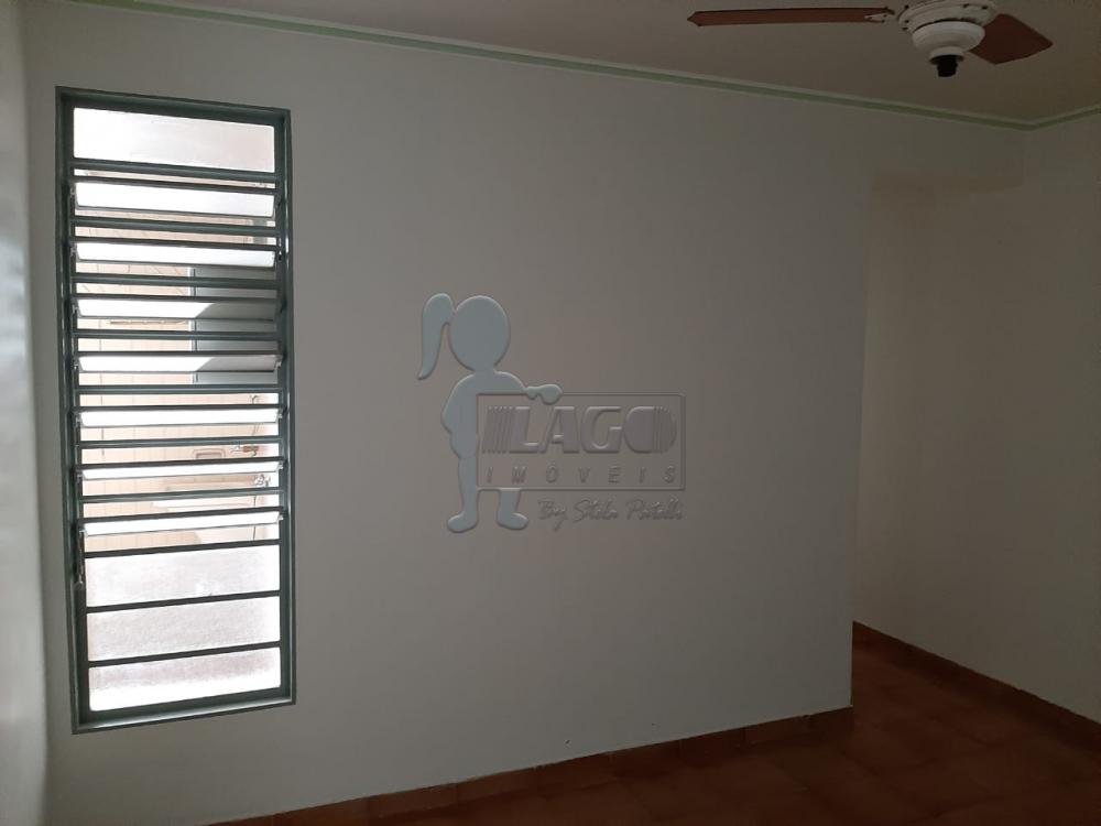 Alugar Apartamentos / Padrão em Ribeirão Preto R$ 800,00 - Foto 2