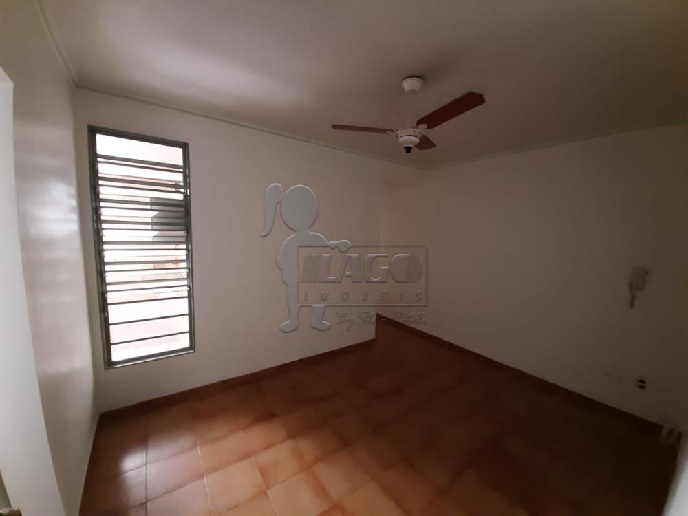 Alugar Apartamentos / Padrão em Ribeirão Preto R$ 800,00 - Foto 1