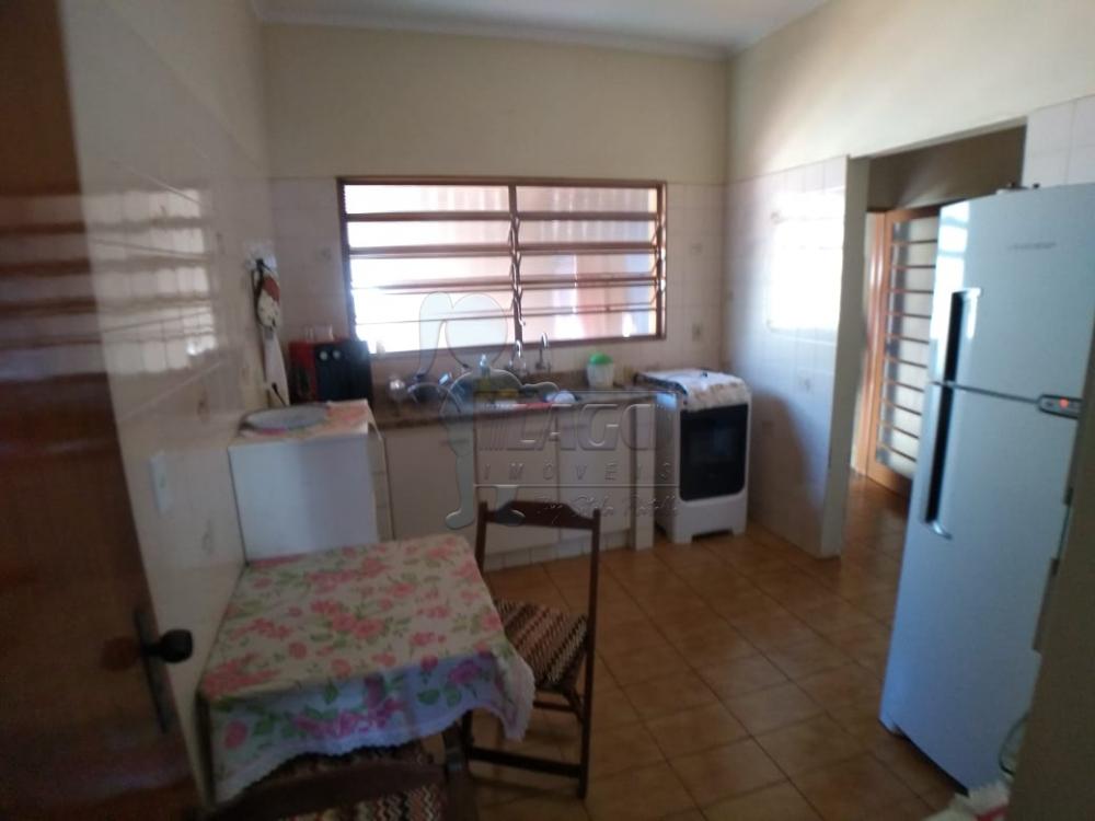 Alugar Casas / Padrão em Ribeirão Preto R$ 1.700,00 - Foto 5