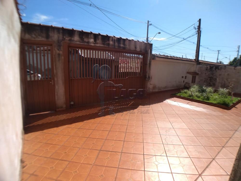 Alugar Casas / Padrão em Ribeirão Preto R$ 1.700,00 - Foto 1
