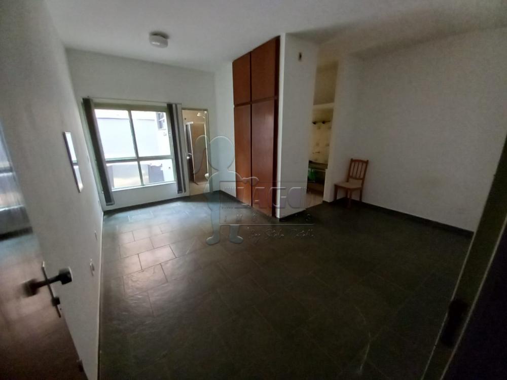 Alugar Apartamentos / Padrão em Ribeirão Preto R$ 650,00 - Foto 1